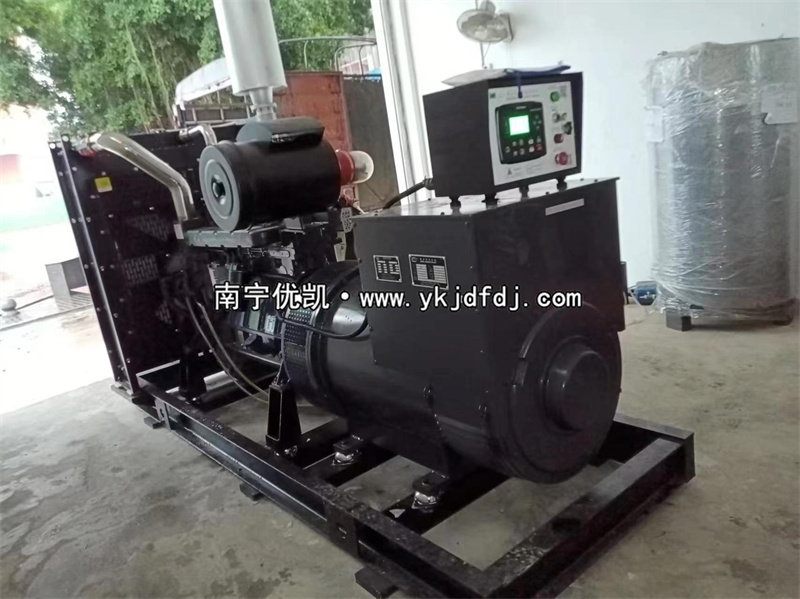 2024年3月14日，學(xué)校項目400kw凱普柴油發(fā)電機組安裝調(diào)試并通過驗收