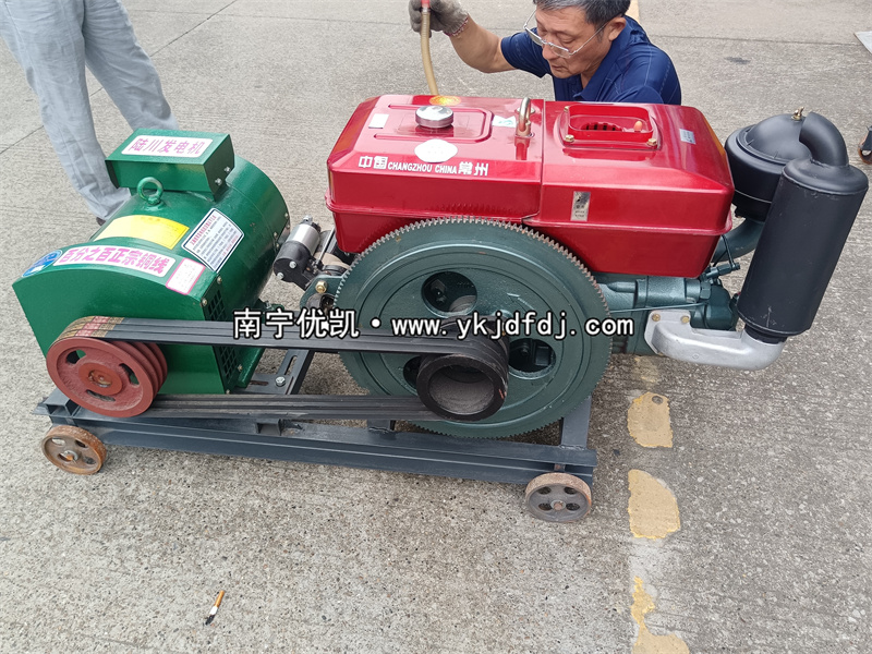 2024年5月16日，客戶到店自提一臺15KW單缸柴油發(fā)電機